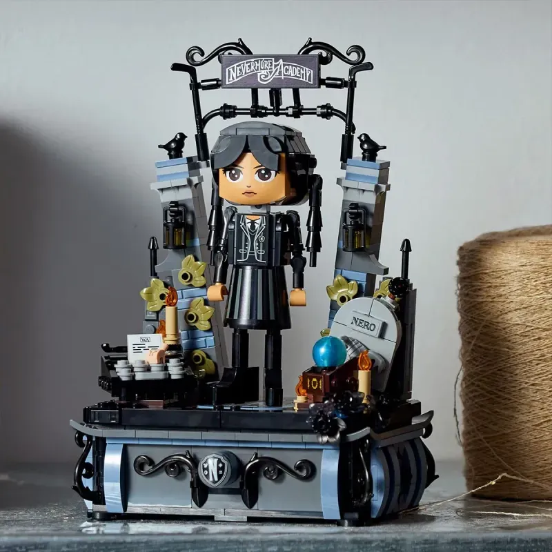 Jucarii, Copii si Bebe - Jucarii si jocuri - Seturi de constructie si cuburi - Seturi de constructie - Lego Wednesday Figurina Wednesday Addams 76780 - Infinity.ro