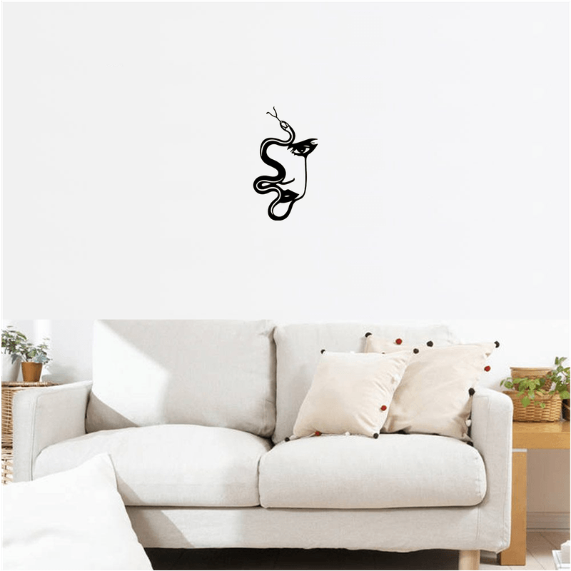 Casa si Gradina - Decoratiuni - Decoratiuni perete - Decor perete Chip de Femeie din Sarpe HH760 din lemn - 32 L x 57 H (cm) - Infinity.ro