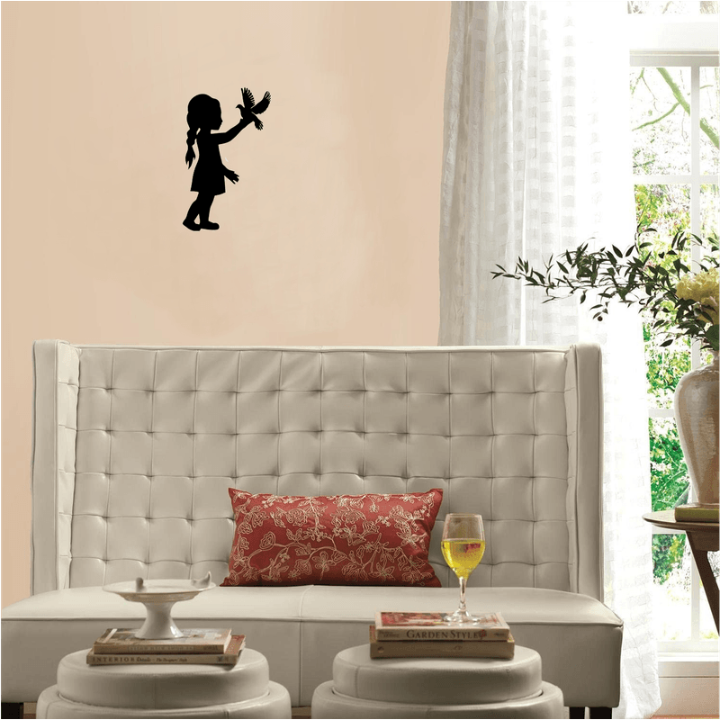 Casa si Gradina - Decoratiuni - Decoratiuni perete - Decor perete Fetita cu Porumbel HH692 din lemn - 35 L x 57 H (cm) - Infinity.ro