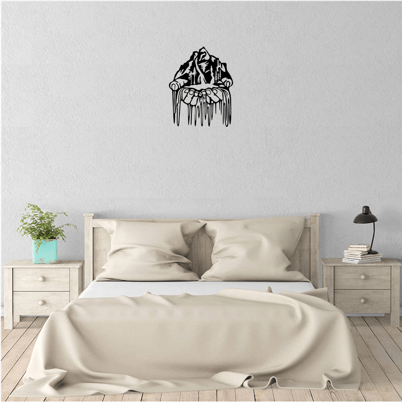 Casa si Gradina - Decoratiuni - Decoratiuni perete - Decor perete Munte in Mana HH742 din lemn - 27 L x 34 H (cm) - Infinity.ro