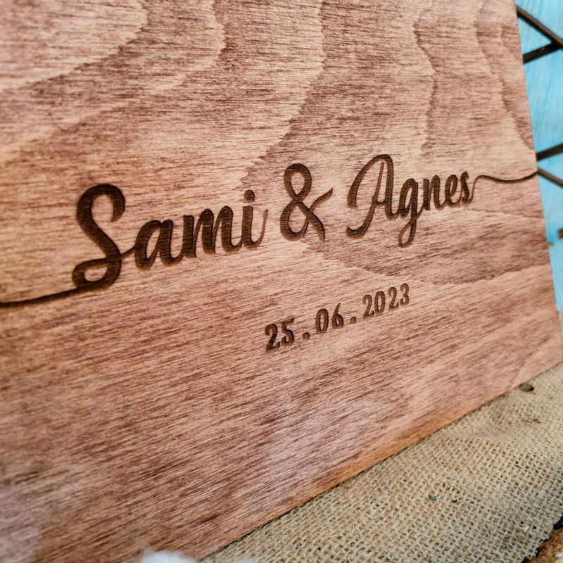 Market - Cadouri - Rame si albume foto - Album Foto GuestBook Nunta HH1639 Model Nume Personalizat din lemn 30 x 21 cm - Infinity.ro
