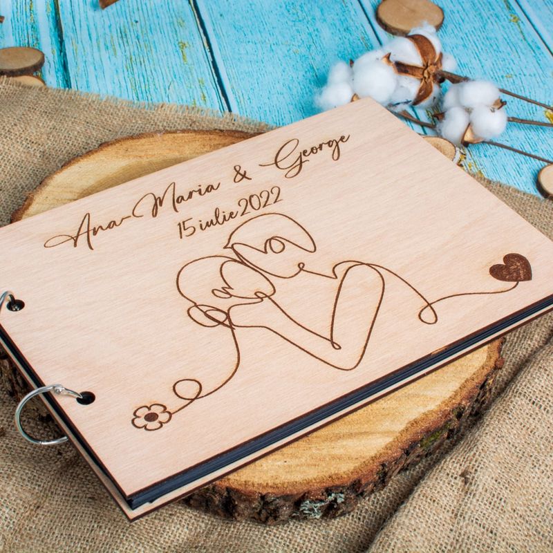 Market - Cadouri - Rame si albume foto - Album Foto GuestBook Nunta HH1593 Personalizat din lemn Siluete Indragostiti 30 x 21 - Infinity.ro