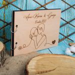 Market - Cadouri - Rame si albume foto - Album Foto GuestBook Nunta HH1593 Personalizat din lemn Siluete Indragostiti 30 x 21 - Infinity.ro