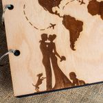 Market - Cadouri - Rame si albume foto - Album Foto GuestBook Nunta HH1587 Personalizat din lemn - Inconjurul Lumii familie 30 x 21 - Infinity.ro