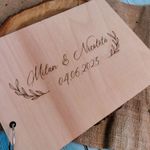 Market - Cadouri - Rame si albume foto - Album Foto GuestBook Nunta HH1640 Model Frunze Personalizat din lemn 30 x 21 cm - Infinity.ro