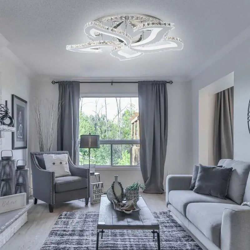 Casa si Gradina - Corpuri si surse de iluminat - Lustre si pendule - Lustra LED cu telecomanda si cristal KAMDYN RGB , 180W, 5 Flori, lumina Rece/Calda/Neutra, Dimabila, Crom Lucios - Infinity.ro