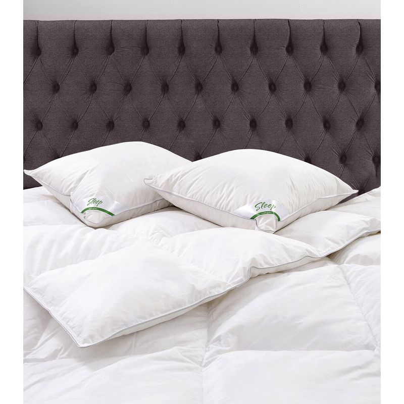 Casa si Gradina - Textile si covoare - Perne si pilote - Perne - Perna Sleep by Green Future 10% puf gasca 90% pana de gasca, 70x70 cm - Infinity.ro