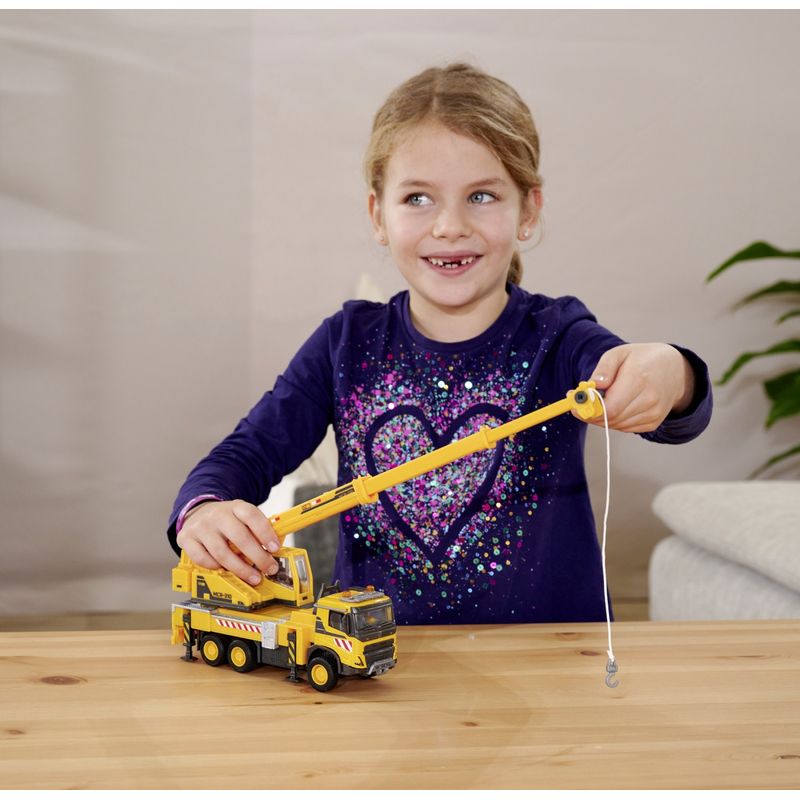 Jucarii, Copii si Bebe - Jucarii si jocuri - Vehicule si jucarii cu telecomanda - Utilaje constructie de jucarie - Majorette volvo camion cu macara - Infinity.ro