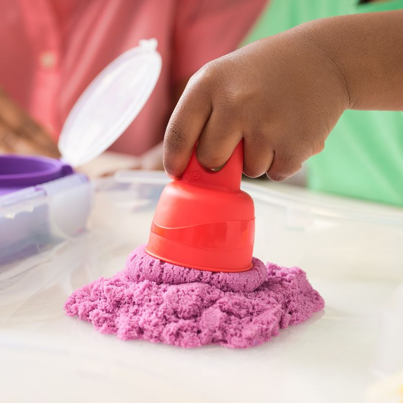Jucarii, Copii si Bebe - Jucarii si jocuri - Jucarii & jocuri educative - Pasta, lut si nisip modelabil - Kinetic sand set geanta pentru plaja variety case - Infinity.ro