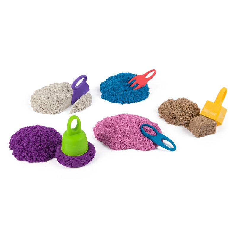 Jucarii, Copii si Bebe - Jucarii si jocuri - Jucarii & jocuri educative - Pasta, lut si nisip modelabil - Kinetic sand set geanta pentru plaja variety case - Infinity.ro