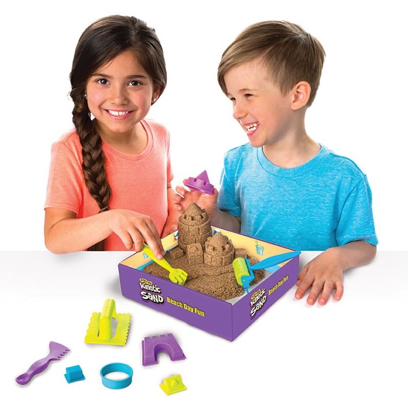 Jucarii, Copii si Bebe - Jucarii si jocuri - Jucarii & jocuri educative - Pasta, lut si nisip modelabil - Nisip kinetic o zi la plaja - Infinity.ro