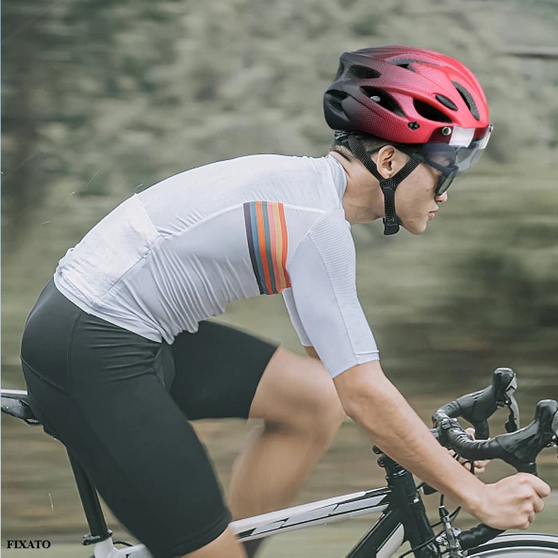 Sport si Outdoor - Echipament Sportiv - Accesorii echipament sportiv - Casti de protectie - Casca Protectie Bicicleta, FIXATO,Cu LED lumina spate,Trei moduri luminoase, Viziera Detasabila,Dimensiune reglabila,Mov - Infinity.ro