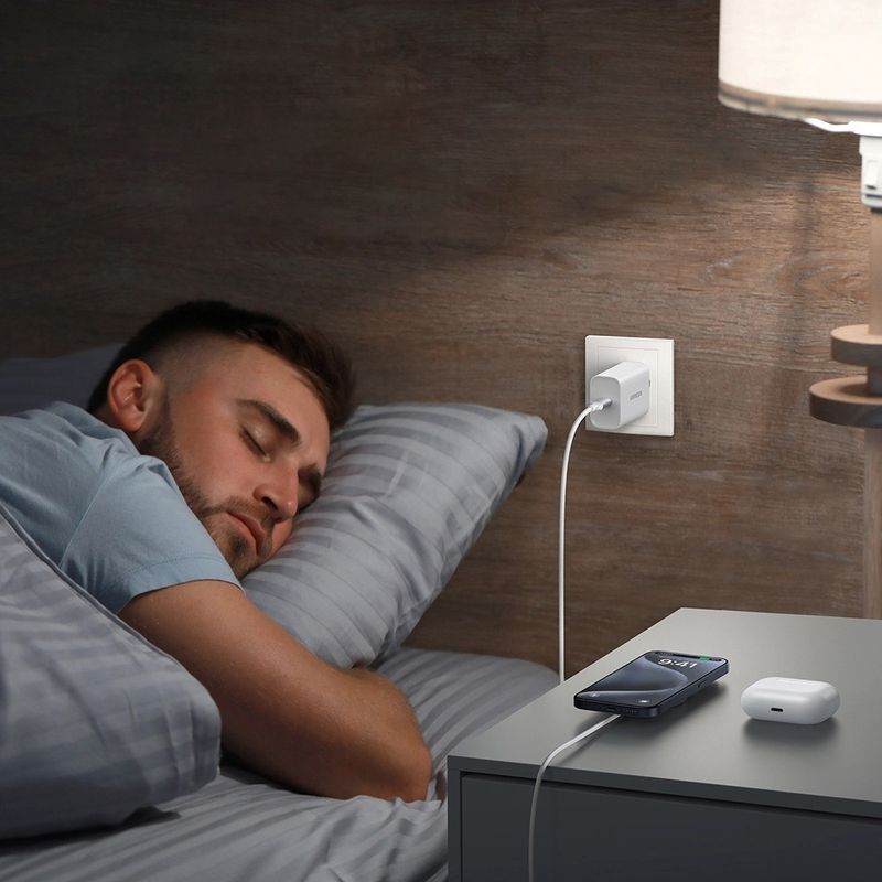 Laptop, Telefoane si Tablete - Telefoane mobile si accesorii - Accesorii Telefoane - Incarcatoare telefoane - Incarcator fara Fir, Universal, Qi2 15W, 5V/3A, Type-C, 1.5m - UVerde W703 (55206) - Space Gri - Infinity.ro