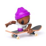 Jucarii, Copii si Bebe - Jucarii si jocuri - Vehicule si jucarii cu telecomanda - Masinute - Tech dech sk8 crew pachet placa si figurina 9.6cm sapca mov inchis - Infinity.ro