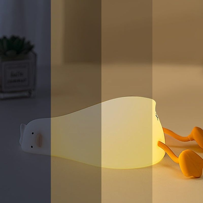 Casa si Gradina - Corpuri si surse de iluminat - Veioze si lampi - Lampi de veghe copii - Lampa de Veghe Amuzanta NewEvo, Ratusca Adormita, Silicon Moale, Lumina Calda, 3 Intensitati - Infinity.ro