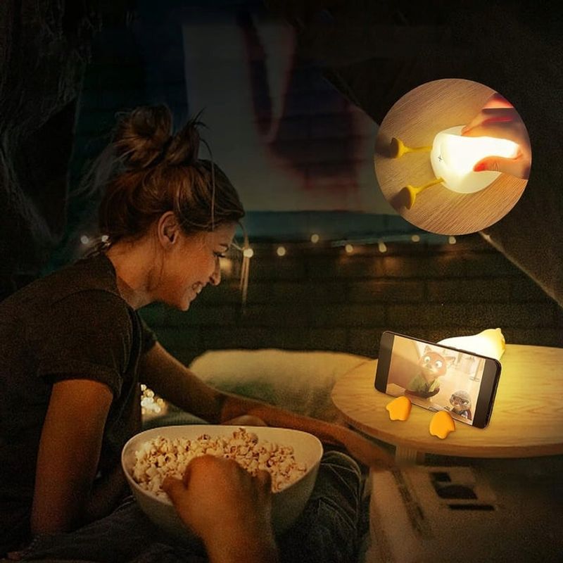 Casa si Gradina - Corpuri si surse de iluminat - Veioze si lampi - Lampi de veghe copii - Lampa de Veghe Amuzanta NewEvo, Ratusca Adormita, Silicon Moale, Lumina Calda, 3 Intensitati - Infinity.ro