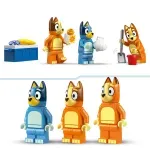 Jucarii, Copii si Bebe - Jucarii si jocuri - Seturi de constructie si cuburi - Seturi de constructie - LEGO Bluey Calatoria familiei lui Blue cu masina la plaja 11202 - Infinity.ro