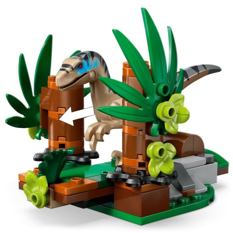 Jucarii, Copii si Bebe - Jucarii si jocuri - Seturi de constructie si cuburi - Seturi de constructie - LEGO Jurassic World Evadare off-road din calea unui Velociraptor 76972 - Infinity.ro
