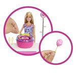 Jucarii, Copii si Bebe - Jucarii si jocuri - Papusi si accesorii - Papusi - Barbie Mysteries Detectivi pe Plaja Set Cabina de Jocuri si Papusa Barbie Malibu cu Accesorii - Infinity.ro