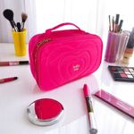 Ingrijire personala si Cosmetice - Machiaj - Portfarduri si genti cosmetice - Geanta pentru cosmetice, matlasata, cu maner, culoarea ciclam, 24x9x15 cm, eCarla, KS132R - Infinity.ro