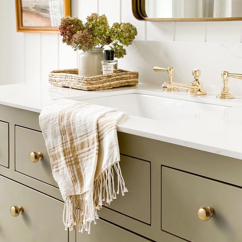 Casa si Gradina - Mobilier - Feronerie si accesorii mobila - Set 5 manere mobilier rotunde, aurii, diametru 28.3 mm, pentru sertare dulap, bucatarie, comoda, dressing, aliaj zinc - Infinity.ro