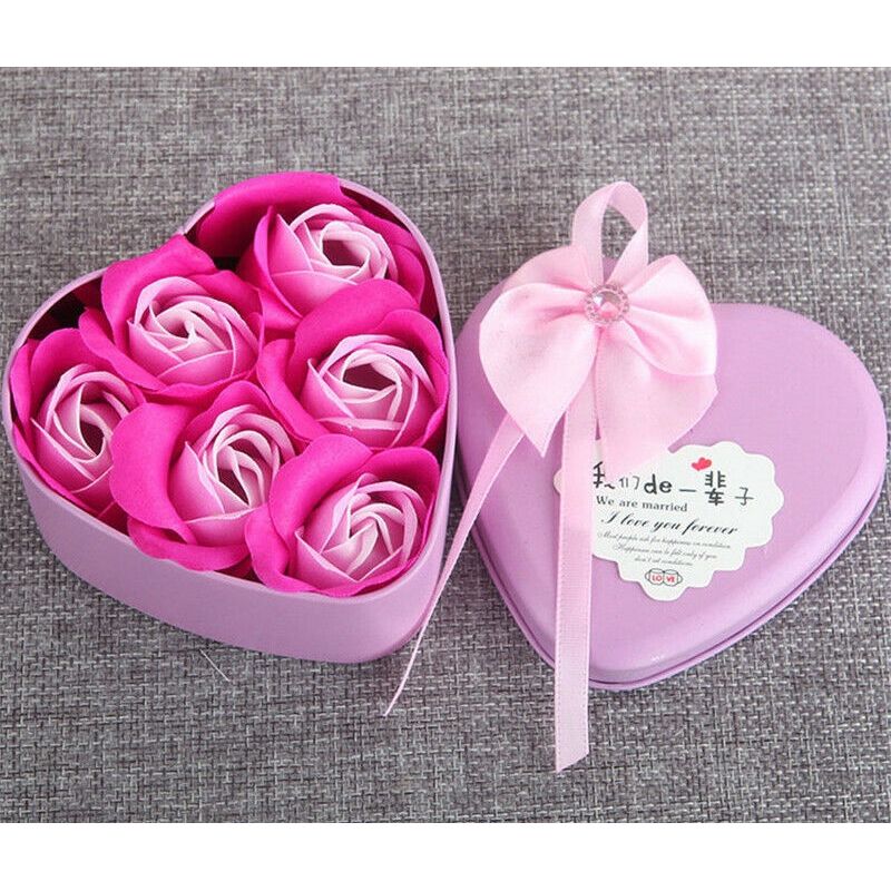 Market - Cadouri - Flori si aranjamente - Set 6 buc trandafiri din sapun, in cutie metalica tip inima, roz - Infinity.ro