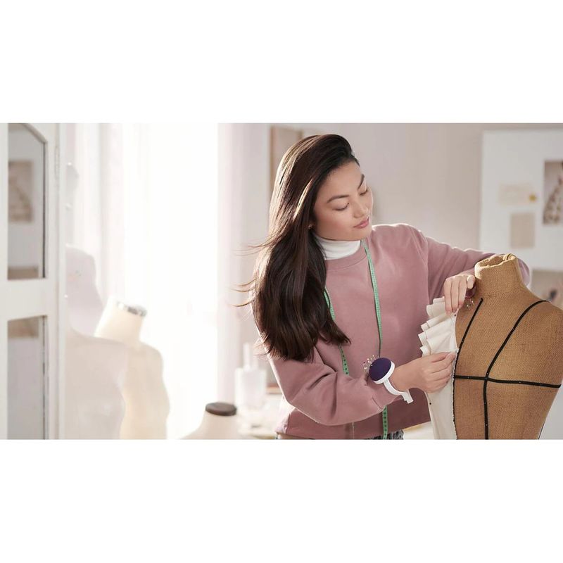 Ingrijire personala si Cosmetice - Aparate & accesorii ingrijire personala - Hair styling - Uscatoare de par - Uscator de par Philips BHD341/10, 2100W, accesoriu Thermo Protect, 3 trepte de temperatura, 2 trepte de viteza, cap de c - Infinity.ro