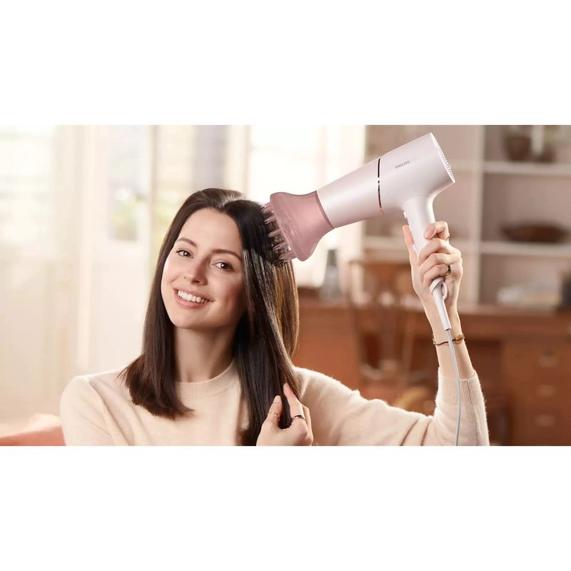 Ingrijire personala si Cosmetice - Aparate & accesorii ingrijire personala - Hair styling - Uscatoare de par - Uscator de par Philips BHD530/00, 2300W, tehnologie ThermoShield, ingrijire cu ioni, 2 setari de viteza, 3 setari de tem - Infinity.ro