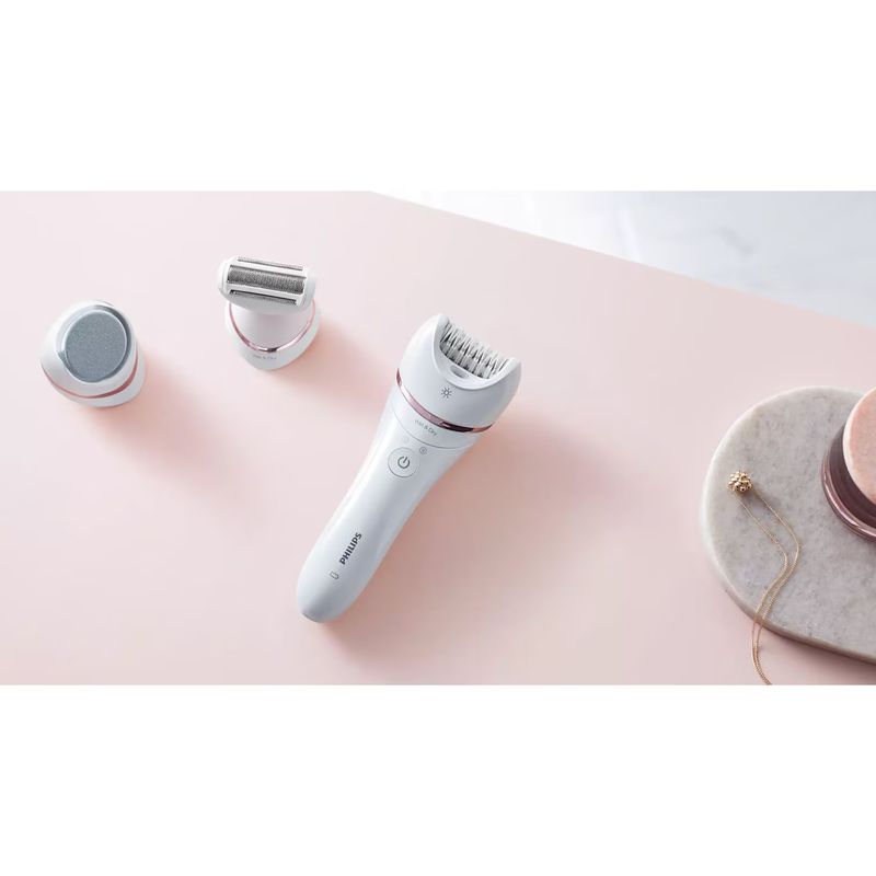 Ingrijire personala si Cosmetice - Aparate & accesorii ingrijire personala - Epilatoare si accesorii - Epilatoare - Epilator umed si uscat Philips Seria 8000 BRE730/10, 7 accesorii, 32 pensete, utilizare fara fir, 2 setari viteza, opti- - Infinity.ro