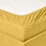 Casa si Gradina - Textile si covoare - Lenjerii de pat - Protectie saltea - Husa de pat cu elastic Kotonia Home Deco, 100% bumbac, Damasc Saten, dimensiune dungi 1 cm, Mustar, 100x200+20 cm - Infinity.ro