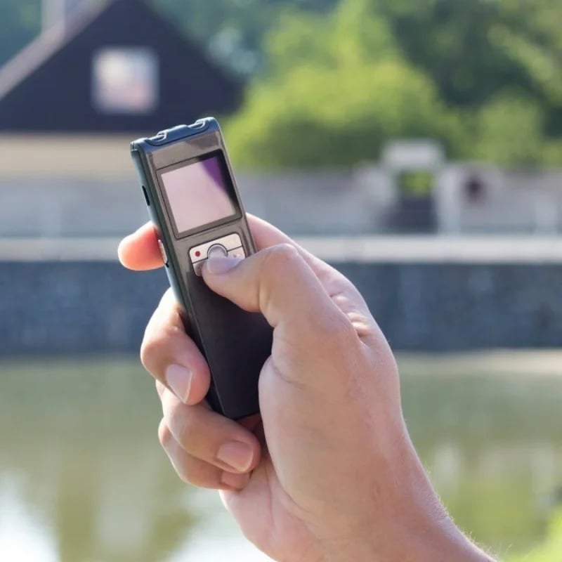 TV, Audio-Video si Foto - Portabile audio - Reportofoane - Mini Reportofon Digital iUni REP308, 8GB, Microfon extern wireless, Radio FM, MP3 Player, Activare vocala - Infinity.ro