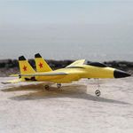 Jucarii, Copii si Bebe - Jucarii si jocuri - Vehicule si jucarii cu telecomanda - Elicoptere, avioane si nave de jucarie - Avion de lupta cu telecomanda iUni FX820, SU-35, Giroscop, Rezistent la impact, Galben - Infinity.ro