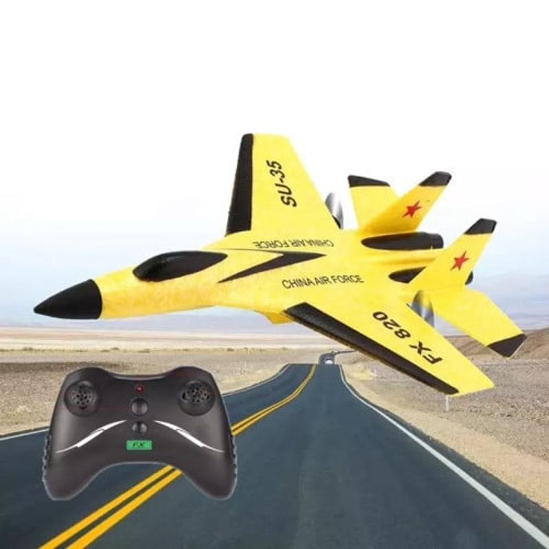Jucarii, Copii si Bebe - Jucarii si jocuri - Vehicule si jucarii cu telecomanda - Elicoptere, avioane si nave de jucarie - Avion de lupta cu telecomanda iUni FX820, SU-35, Giroscop, Rezistent la impact, Galben - Infinity.ro
