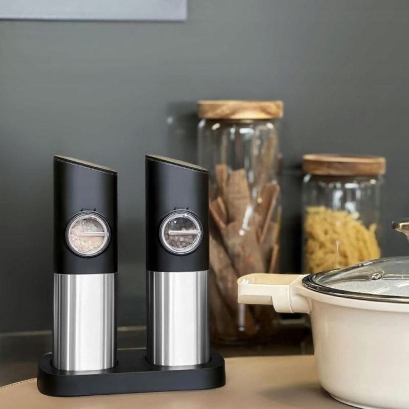 Casa si Gradina - Bucatarie si vesela - Ustensile bucatarie - Rasnite si dozatoare condimente - Set 2 rasnite electrice pentru condimente, reincarcabile, lumina LED, reglaj macinare, stand pentru incarcare, otel, Gri - Infinity.ro