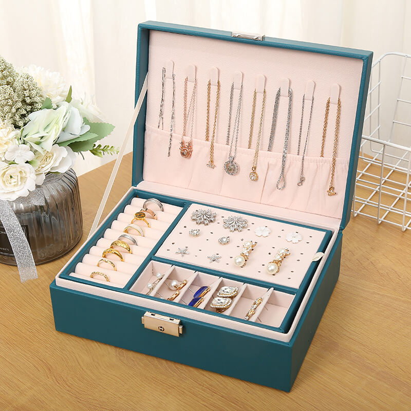 Fashion, accesorii si bijuterii - Femei - Bijuterii femei - Cutii bijuterii - Cutie Pentru Bijuterii, cu 2 nivele, Compartimente Practice, inchidere cu cheie, 23x17x9 cm, textil si piele eco, verde - Infinity.ro