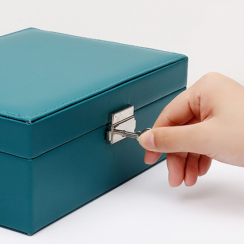 Fashion, accesorii si bijuterii - Femei - Bijuterii femei - Cutii bijuterii - Cutie Pentru Bijuterii, cu 2 nivele, Compartimente Practice, inchidere cu cheie, 23x17x9 cm, textil si piele eco, verde - Infinity.ro