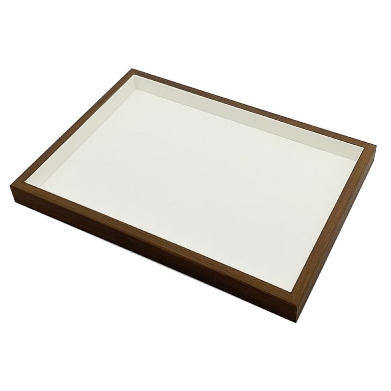 Fashion, accesorii si bijuterii - Femei - Bijuterii femei - Cutii bijuterii - Tava expunere si organizator bijuterii, lemn de nuc, un compartiment, interior moale, 36×26x3cm, lemn si interior crem - Infinity.ro