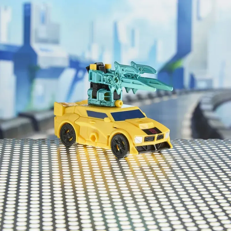 Jucarii, Copii si Bebe - Jucarii si jocuri - Figurine - Transformers Cyberworld Robot Bumblebee Blindat Transformabil - Infinity.ro