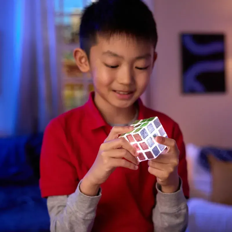 Jucarii, Copii si Bebe - Jucarii si jocuri - Jocuri si puzzle - Jocuri de societate - Cub Rubiks Pulse Luminos - Infinity.ro