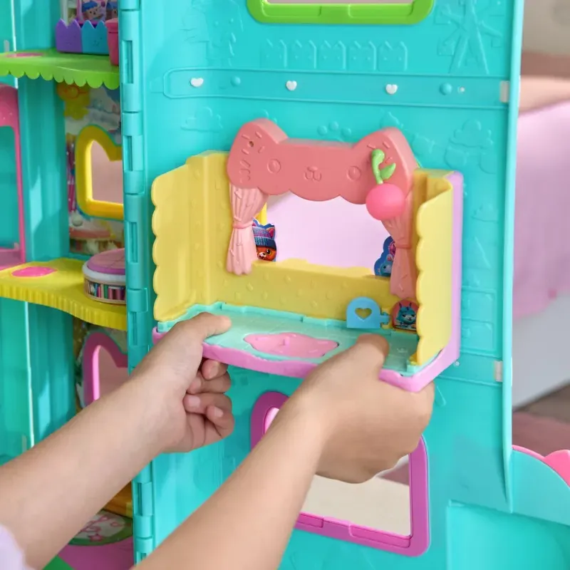 Jucarii, Copii si Bebe - Jucarii si jocuri - Figurine - Gabbys Dollhouse Filmul Bucataria Magica A Lui Cakeys Cu Figurine Si Accesorii - Infinity.ro