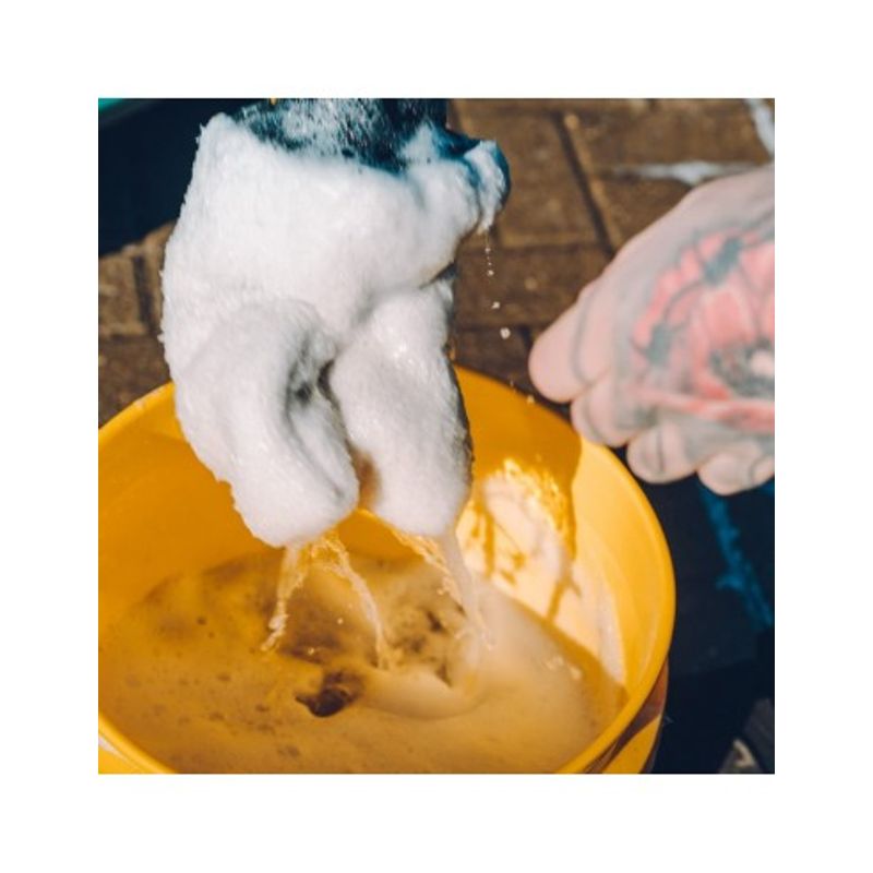 Auto si Moto - Intretinere auto - Detergenti auto - Sampon Auto Meguiar's Gold Class Car Wash Shampoo & Conditioner  476 ml - Infinity.ro