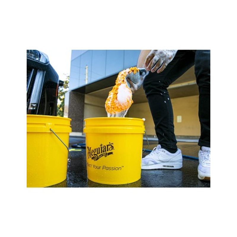 Auto si Moto - Intretinere auto - Detergenti auto - Sampon auto cu SiO2 Meguiar's Hybrid Ceramic Wash and Wax, 1.66L - Infinity.ro