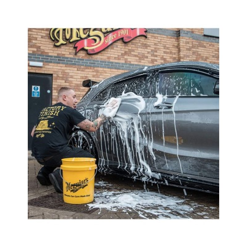 Auto si Moto - Intretinere auto - Detergenti auto - Sampon Auto cu Ceara Meguiar's Ultimate Wash and Wax, 1.42L - Infinity.ro
