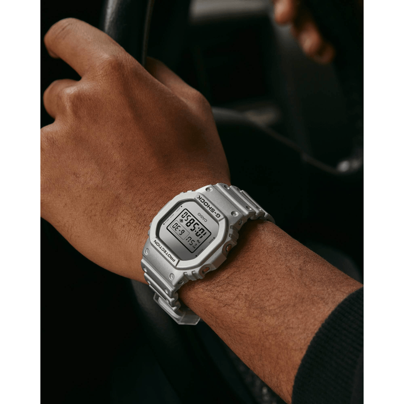 Fashion, accesorii si bijuterii - Barbati - Bijuterii barbati - Ceasuri barbati - Ceas Barbatesc Casio G-Shock DW-5600FF-8ER - Infinity.ro