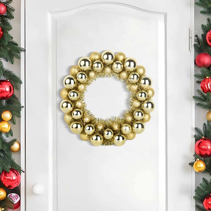 Casa si Gradina - Decoratiuni - Decoratiuni de sezon - Coronite cu globuri de Craciun 2 pcs Auriu 33 x 33 x 7 cm - Infinity.ro