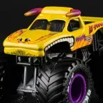 Jucarii, Copii si Bebe - Jucarii si jocuri - Vehicule si jucarii cu telecomanda - Masinute - Monster Jam Legacy Trucks Masinuta Metalicael Toro Loco Scara 1 La 64 - Infinity.ro