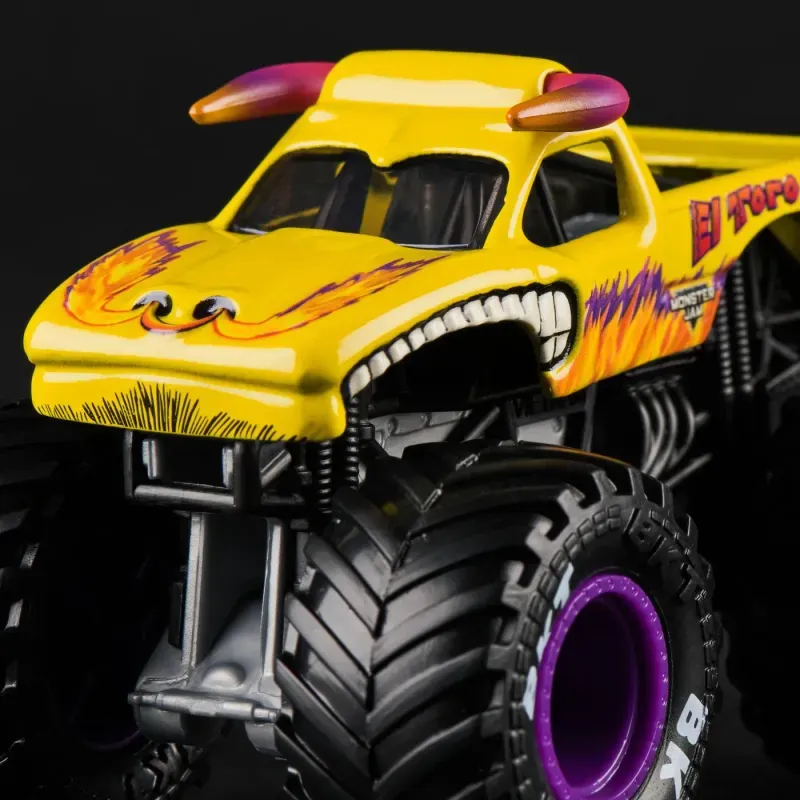 Jucarii, Copii si Bebe - Jucarii si jocuri - Vehicule si jucarii cu telecomanda - Masinute - Monster Jam Legacy Trucks Masinuta Metalicael Toro Loco Scara 1 La 64 - Infinity.ro