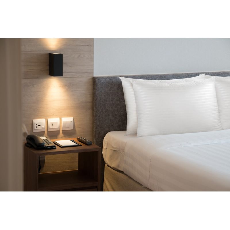 Casa si Gradina - Textile si covoare - Perne si pilote - Perne - Perna Green Future Hotel Line 50x70 cm - Infinity.ro