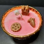 Casa si Gradina - Decoratiuni - Aromaterapie si lumanari - Lumanari si candele - Lumânare parfumată Cupcake, Prăjiturica Delicioasă – Prună, Cognac, Căpșuni, Biscuiți, handmade, 80g - Infinity.ro