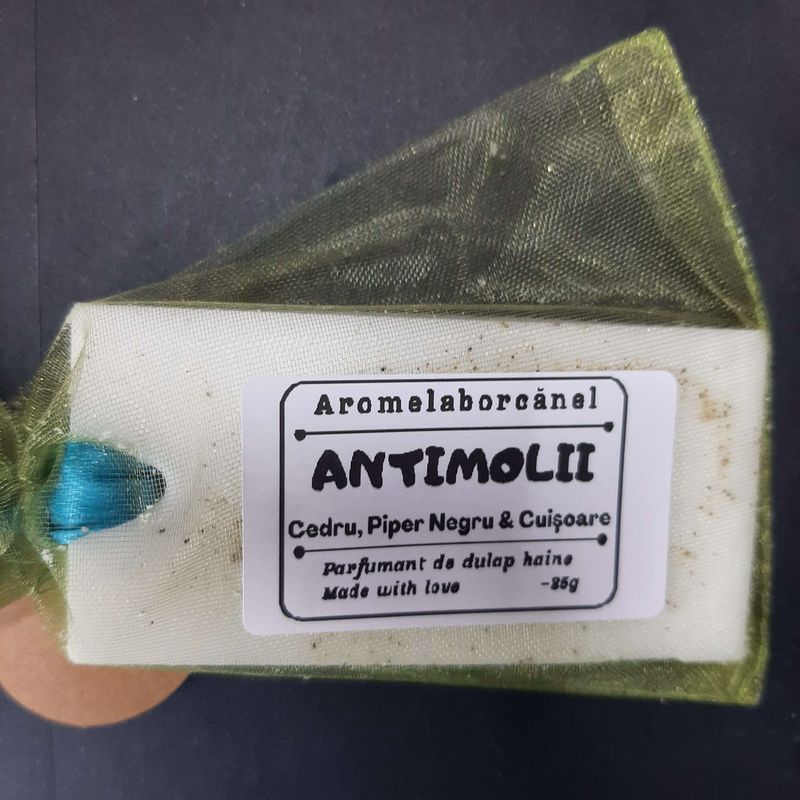 Casa si Gradina - Decoratiuni - Aromaterapie si lumanari - Odorizante camera - Parfumant dulap haine, Antimolii – Cedru, Piper Negru, Cuisoare, Dreptunghi, handmade, ceară soia, 25g - Infinity.ro
